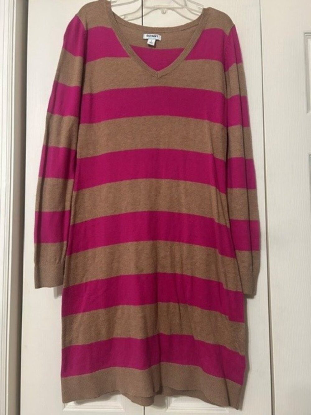Old Navy long-sleeve knit V-neck sweater dress in bold pink and tan (S)